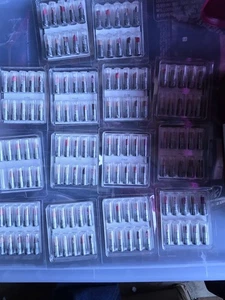 Avon Beyond Color Lippenstift Probenpaket 14 Stück - Bild 1 von 6