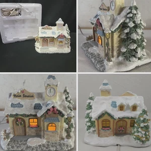 Precious Moments Hawthorne Village Precious Rails Bahnhof #79385 Echtheitszertifikat Neu - Bild 1 von 15
