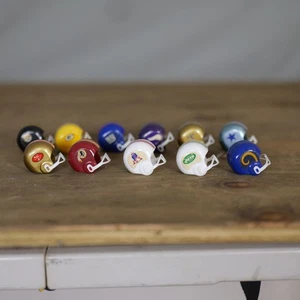 Vintage NFL Mini Helm Lot 11 verschiedene Teams Retro Sammlerstücke Plastikhelme - Bild 1 von 13