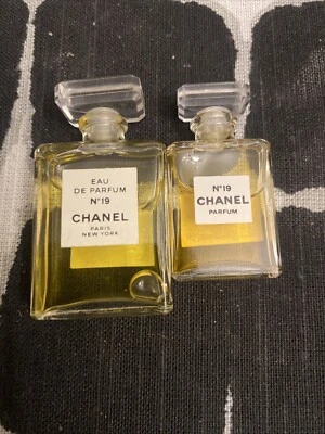 Chanel Nº19 Eau De Parfum 4 Ml y 8 Ml Nuevo Juego De 2 Foto 1 de 4