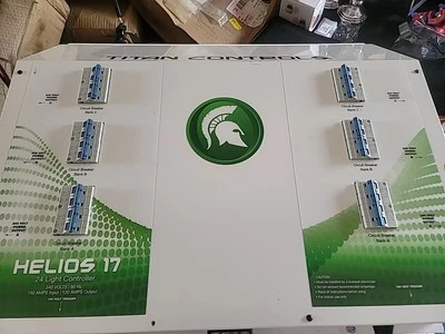 Controlador de 24 luces Titan Controls Helios 240v 150a con cables de disparo dobles Foto 1 de 4