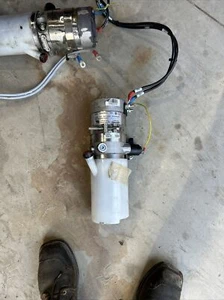 Jungheinrich 51495653 24V Hydraulische Hubpumpe & Behälter ab Typ EJE 120 US - Bild 1 von 4