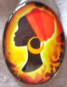 GLASS DOME PICTURE BUTTON -- NEW AFRICA THEME - LADY BIG HOOP EARRING ON YELLOW - Picture 1 of 2
