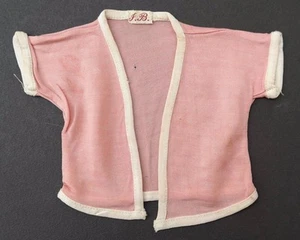 De colección 1950 Salmon Silk ETIQUETADO J.B. Abrigo/Suéter Muñeca Juego Ropa/Ropa - Imagen 1 de 2