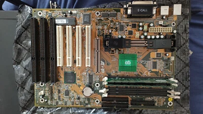 Chaintech CT-6BTM Slot 1 motherboard - Image 1 of 3