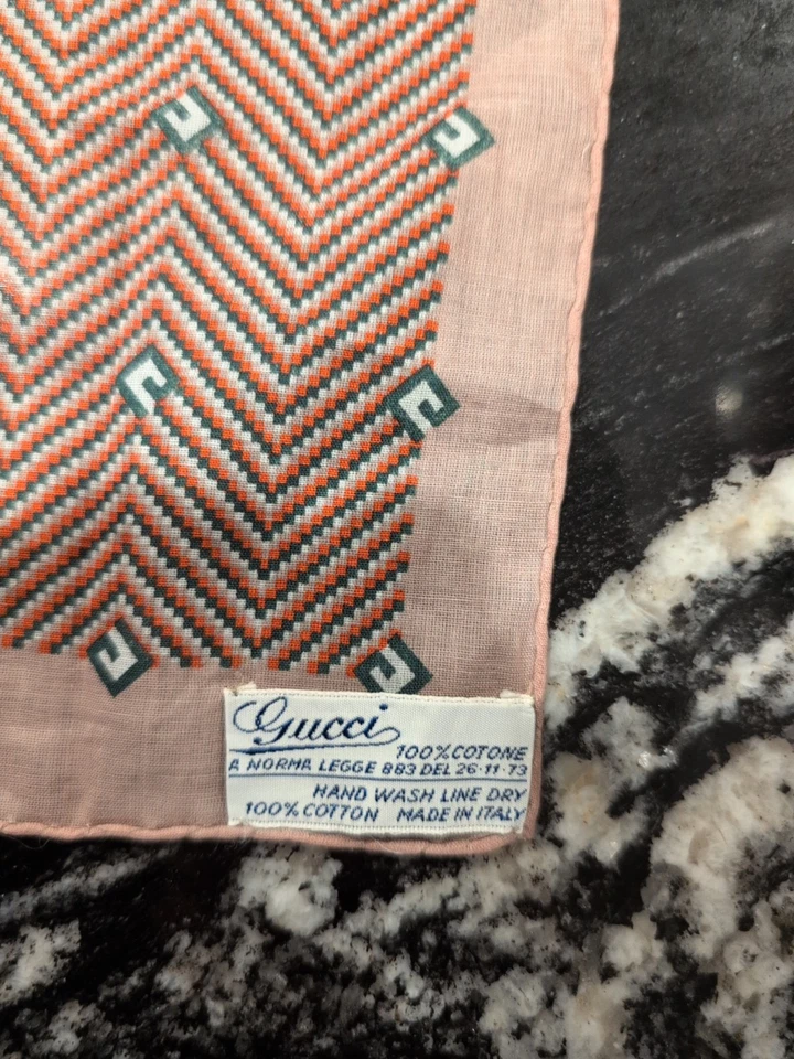 Pañuelo cuadrado de bolsillo vintage GUCCI 100 % ALGODÓN COLORES CLÁSICOS AÑOS 70 Foto 1 de 4
