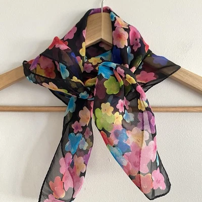 Bufanda de seda floral eco cuadrada 21” negro floral pañuelo para el cuello corbata colorida Foto 1 de 4