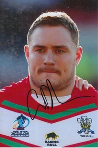 WALES HAND SIGNED GIL DUDSON 6X4 PHOTO. - Picture 1 of 1