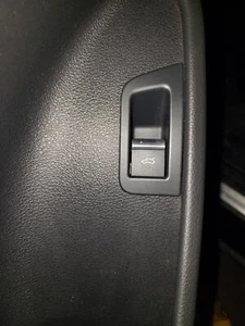 2020 Q8 OEM Left Front Door Liftgate Release Switch - Picture 1 of 12