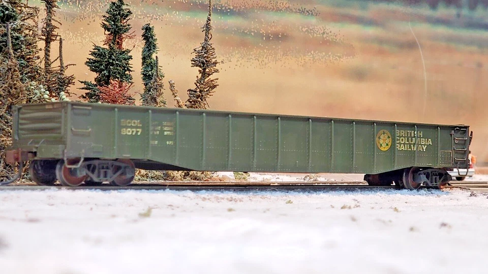 Life-Like Proto 2000 - HO - British Columbia Railway (BCR) 50' Gondola - Custom - Image 1 of 4