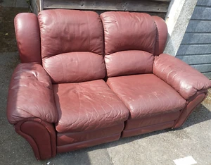 Red Leather Reclining Sofa 2 Person Splits In Middle Fleet, GU51 - Picture 1 of 5