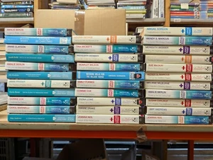 MEDICAL ROMANCE BOOKS: Job lot of 32 Large Print Mills and Boon Adult Fiction - Picture 1 of 4