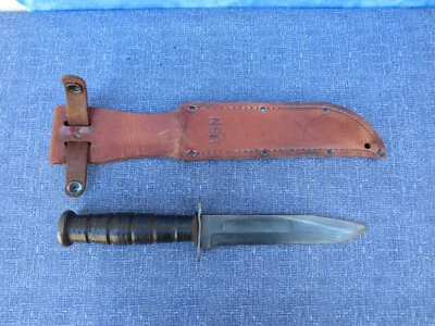 WWII US CAMILLUS U.S.N. MARK 2 MK2 FIGHTING KNIFE w  SHEATH NICE CONDITION #37 - Image 1 of 4