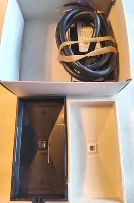 Linear P-300HAS Fairpointe Data Proximity Card Reader w/ Bezels -  USED - Image 1 of 2