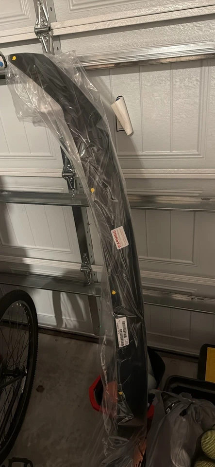 Moldura basculante Ford F-150 ML3Z-16C900-A (2021-2024) - NUEVO Foto 1 de 1