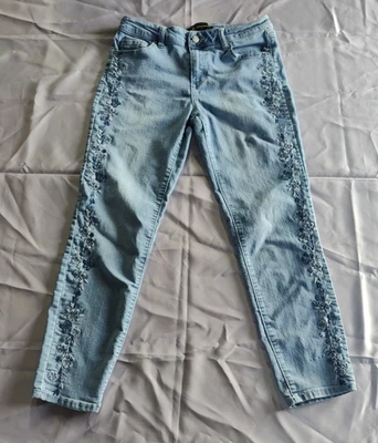 Vintage Catherine Malandrino Embroidered Women’s Bohemian Capri Jeans Size 6 - Image 1 of 4