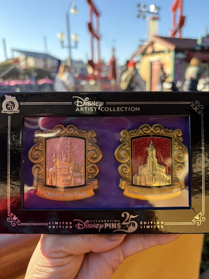 Juego de caja giratoria de dos parques Disneyland Resort prendedor Disney LE Foto 1 de 4