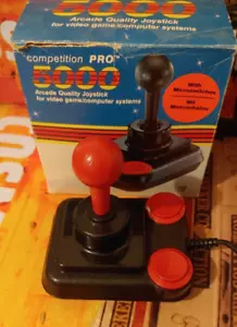 Competition Pro 5000 (Commodore Amiga, XL, ST, 64) funziona in confezione originale 8 bit 16 bit - Foto 1 di 6