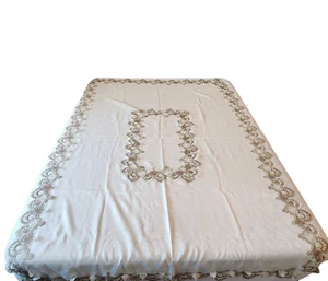 Vintage Floral Embroidered Applique Tablecloth Cut Out Lace Rectangle 58" by 84" - Picture 1 of 9