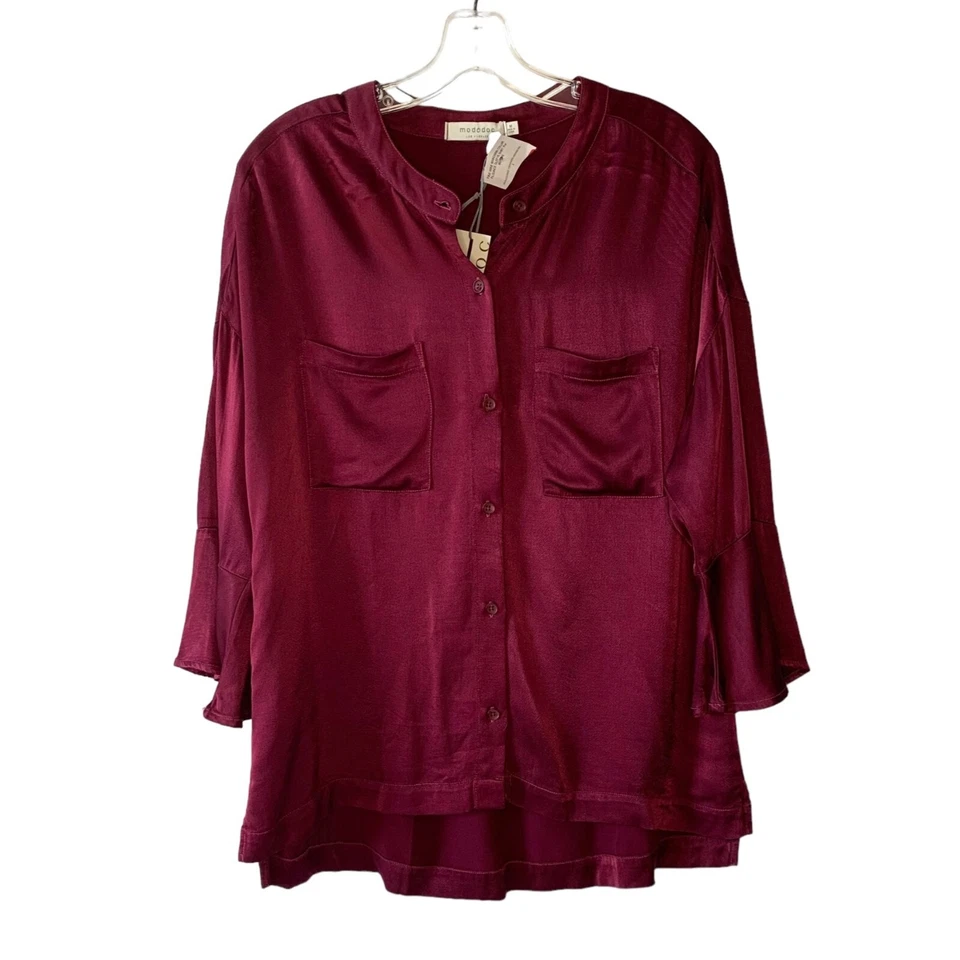 Blusa MODODOC Roja Satinada 3/4 Manga Puño Campana Sin Cuello Abotonada Nueva con Etiquetas Mediana Foto 1 de 4