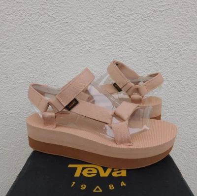 TEVA SANDALIAS PLATAFORMA UNIVERSAL FORMA PLANA AZÚCAR/LEÓN ARCE, US 9/ EUR 40 ~ NUEVAS EN CAJA Foto 1 de 4