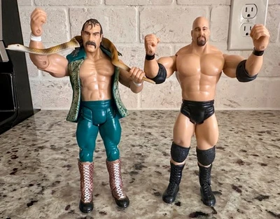 WWE CLASSIC SUPERSTARS 2 PACK STEVE AUSTIN JAKE ROBERTS WRESTLING FIGURES WWF - Image 1 of 4