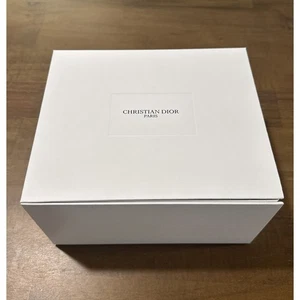 Christian Dior Empty Gift Storage Box Foldable White Medium 8 X 6.5 X 4.5 In - Picture 1 of 12