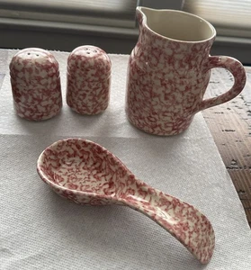 RosevilleOH Keramik Gerald Henn Lot rosa/rot Schwammgeschirr Krug, Löffelablage, Versand & Verpackung - Bild 1 von 11