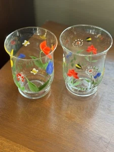 Set of 2 Hand Painted Flower Garden Glass Tumblers Spring Floral Bees Butterflie - Picture 1 of 8