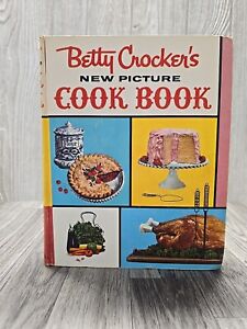 Betty Crocker’s New Picture Cook Book 1961 First Edition Second Print Good HC