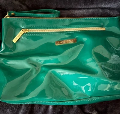 Bolso de Mano Isaac Mizrahi Patente Verde - 11” x 8” - Elegante Bolso de Vacaciones Foto 1 de 4