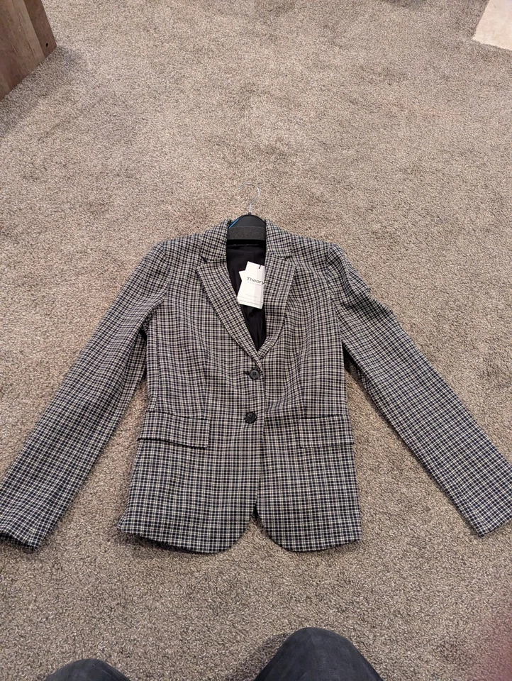 Blazer Theory Carissa Almendra Multi Tejido Cuadros TALLA 4 $475 NUEVO CON ETIQUETAS Foto 1 de 4