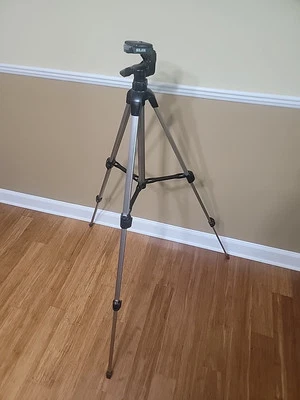 Tripod - For Cameras And Camcorders / Video Recording - Barely Used - Image 1 of 4