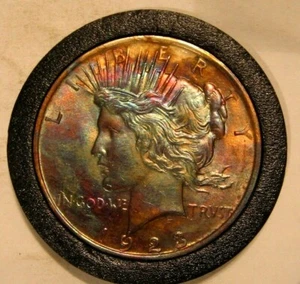 1923 PEACE DOLLAR & ALMOST UNCIRCULATED - Picture 1 of 2