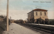 Cavaria Varese Stazione ferroviaria con treno