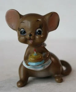 Josef Originals Estatuilla Cumpleaños Pastel Delantal The Mouse Village Series Porcelana - Imagen 1 de 1