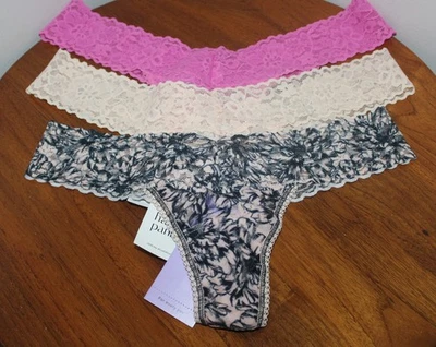 HANKY PANKY LACE THONG SET OF 3 LOW RISE DRM HOUSE PNK OUTLINE BLCK VANIL ONE SZ - Image 1 of 4