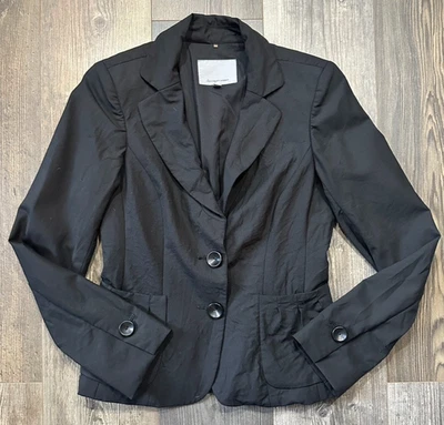 Blazer Classiques Entier para mujer negro talla 4 bolsillos plisados 2 botones hombro Foto 1 de 4