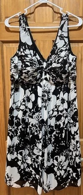 Vestido OC By Oleg Cassini para mujer 14 negro pañuelo de gasa floral cuello en V Foto 1 de 4