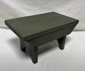 Antique Vintage Primitive Style Green Painted Wood Footstool Plant Stand Petite - Picture 1 of 10