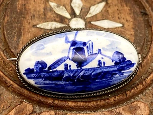 Vintage Delft Porcelain Brooch in 925 Solid Silver Metal Mount Blue White - Picture 1 of 12