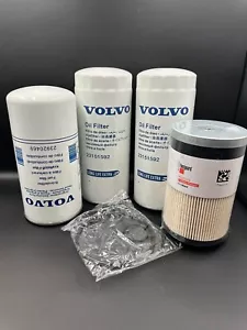 OEM Volvo Engine Filter Change Kit 23151592(2), 23920469, FS20313 Fleetguard - Picture 1 of 13