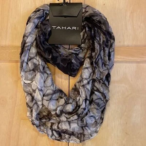 Bufanda infinita modal ""Pitón a gran escala"" Tahari nueva con etiquetas negra gris suave acogedora cálida - Imagen 1 de 5