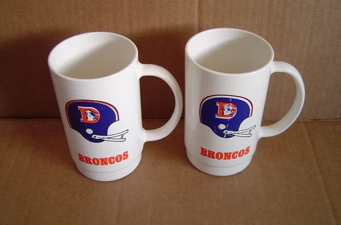 1983 Denver Broncos Arby's Dr. Pepper Plastic Mugs Glasses With Schedule Rare Cover