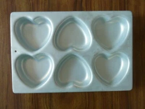 Teglie/stampi per biscotti/torte a forma di cuore. Alluminio 6 Cuori 1”Profondità, 8”x12” - Foto 1 di 3