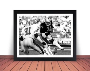 Framed BO JACKSON Photo Picture LOS ANGELES RAIDERS Football - 8x10 11x14 (WB2) - Picture 1 of 9