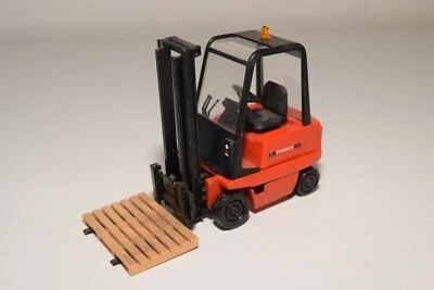 CARRELLO ELEVATORE A31 1:25 COFRADIS FENWICK G15P G 15P ROSSO OTTIME CONDIZIONI - Immagine 1 di 4