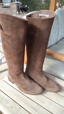 Botas altas de gamuza marrón Charles David con cremallera 5,5 (funcionan a lo grande) Foto 1 de 4