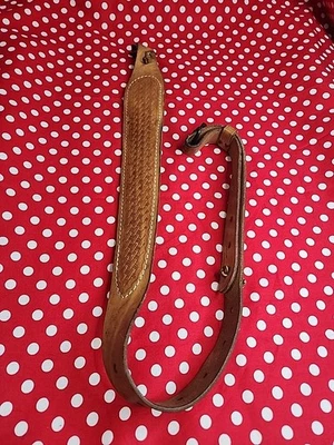 VINTAGE UNCLE MIKES WHITE STITCHED TOOLED WEAVE LEATHER RIFLE SLING SUEDE BACKED - Image 1 of 4