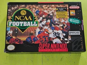 Juego NCAA Football Super Nintendo SNES Completo con caja, póster y manual - Imagen 1 de 7